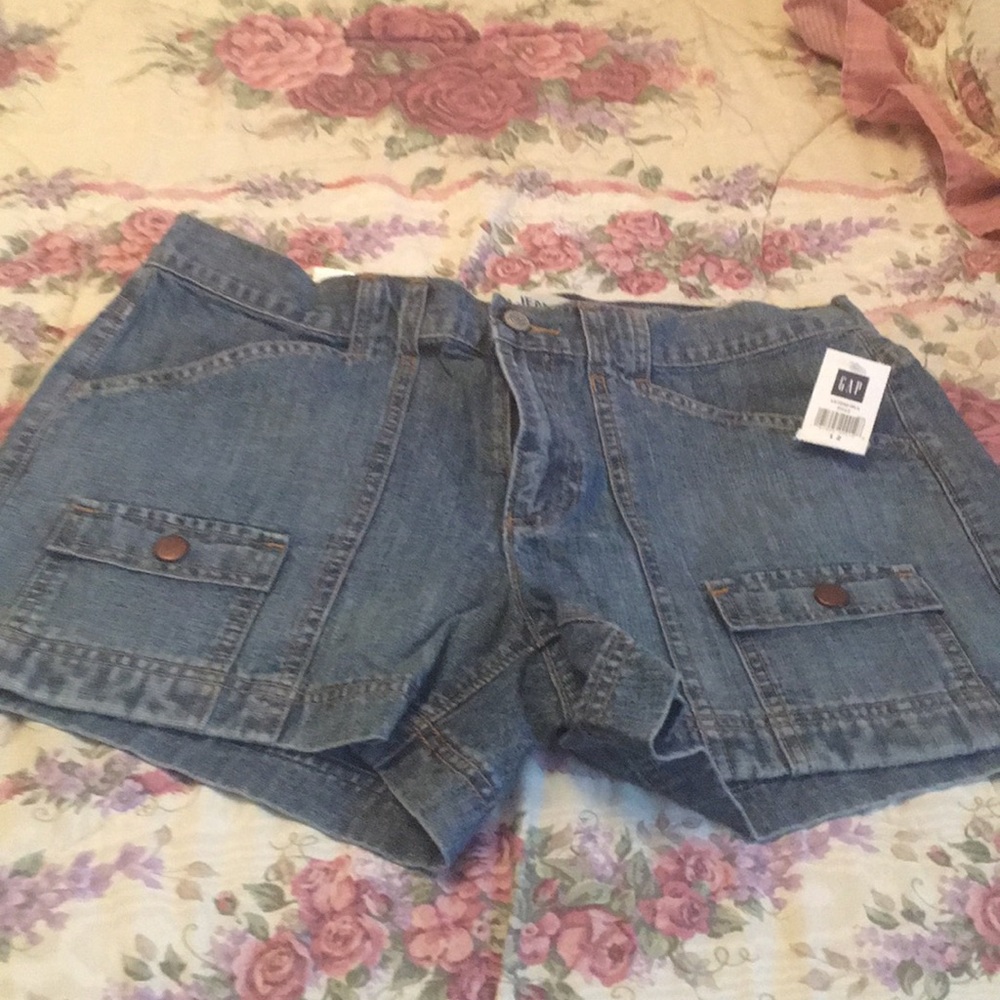 Gap Sz 12 New w Tags, woman’s shorts,smoke free